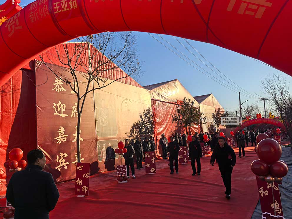 婚禮篷房租賃紅色篷房是更合適的一個(gè)選擇