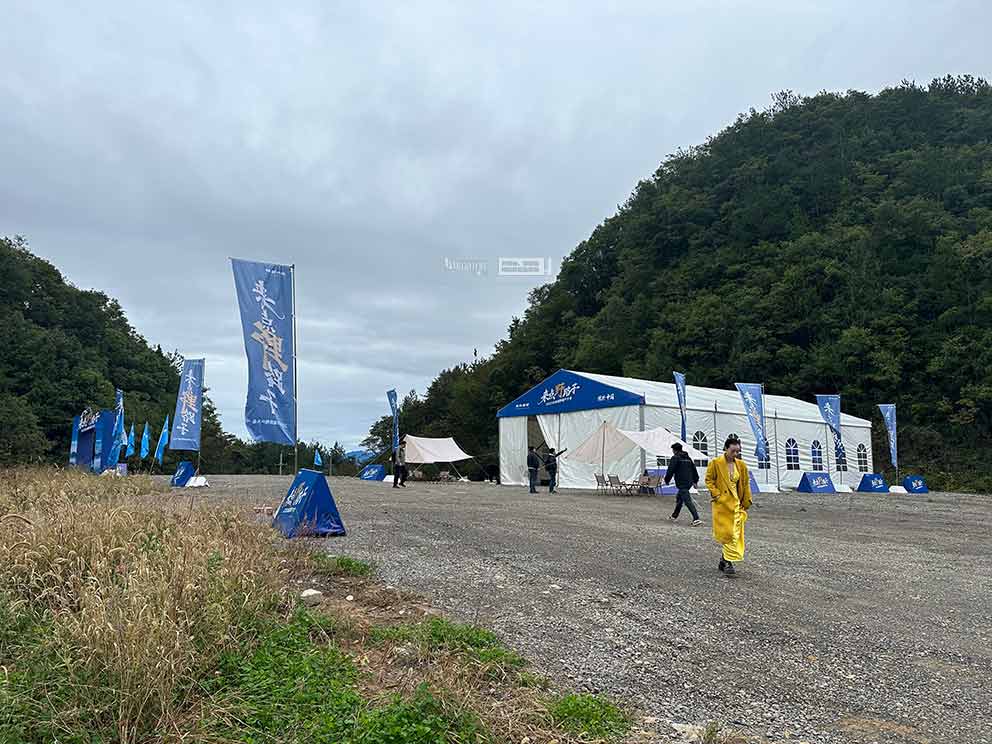巴東北京越野試駕車友會，華熠篷房道旗租賃進行布場